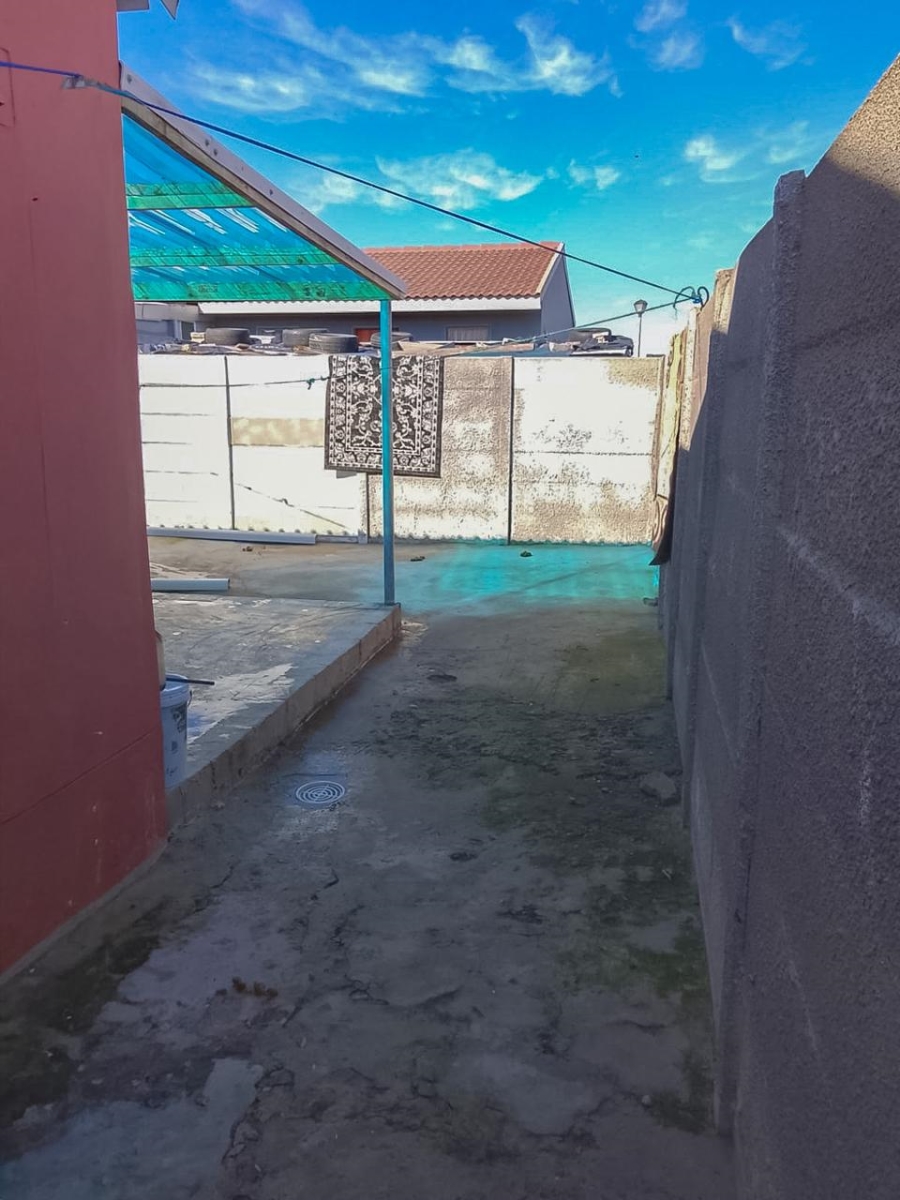 2 Bedroom Property for Sale in Pelican Park Western Cape
